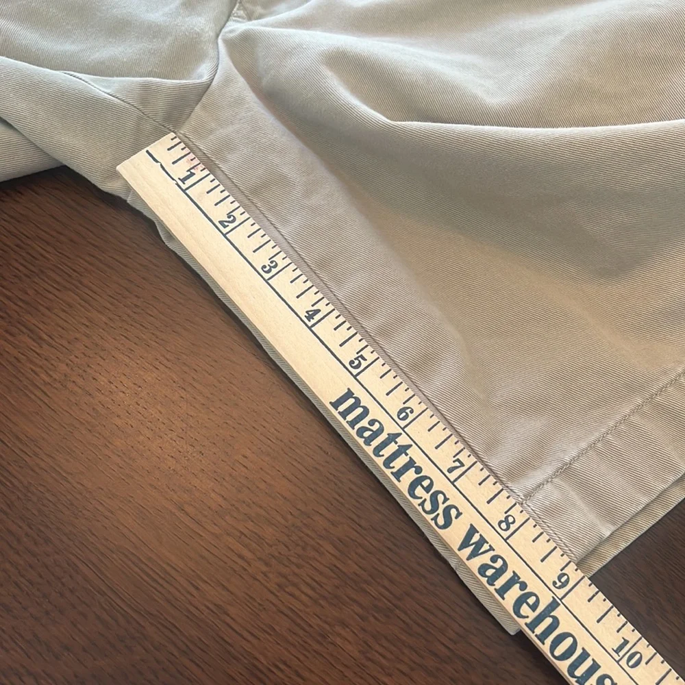 Nautica Rigger Shorts. Size 32 Mens. Tan khaki. Hiking outdoors lake